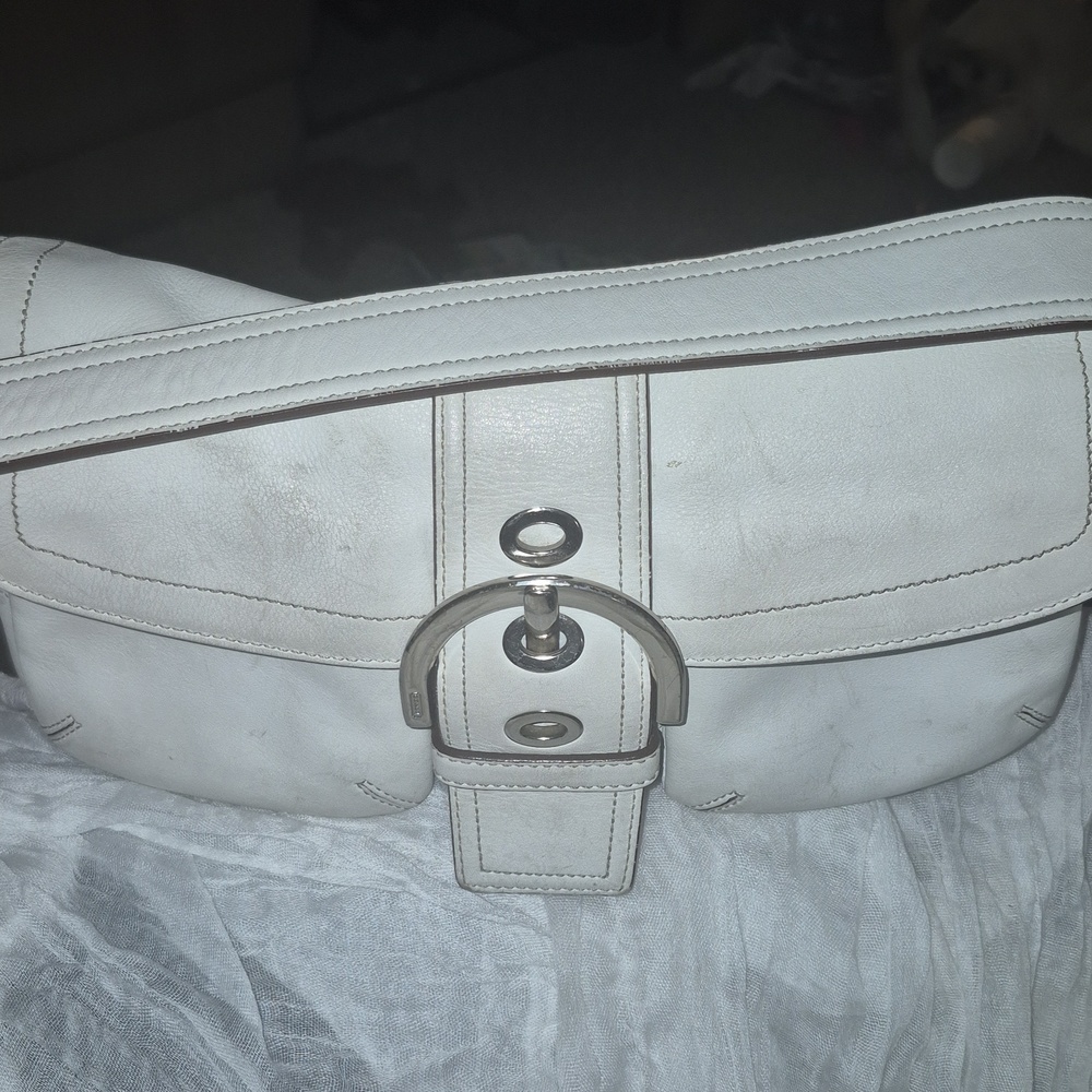 Coach Soho Vintage Off-White Leather Shoulder Bag with Silver Hardware